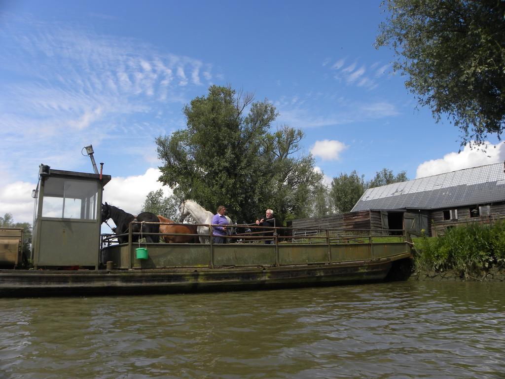 De Brabantse Biesbosch Hotel Werkendam Екстериор снимка