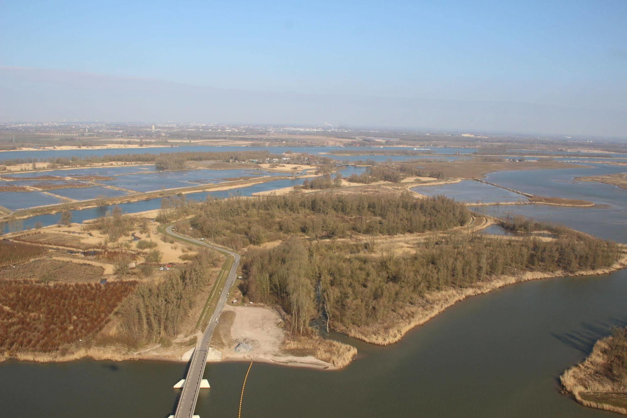 De Brabantse Biesbosch Hotel Werkendam Екстериор снимка